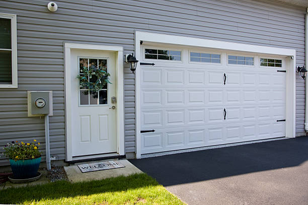 24/7 Emergency Garage Door Panel Replacement experts in Lamar County County, GA